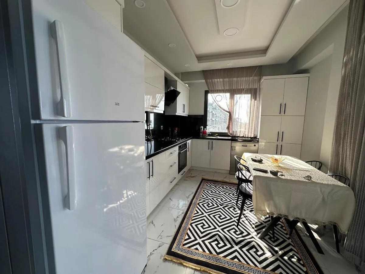 דירה טראבזון Villa With Pool On The Beach
